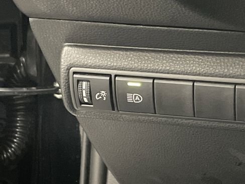 Certified 2024 Toyota Corolla LE image 28