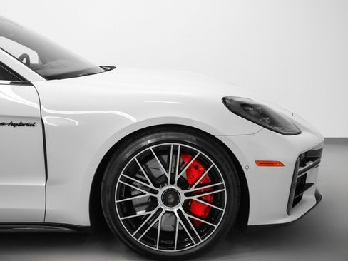 Certified 2025 Porsche Panamera Turbo image 17