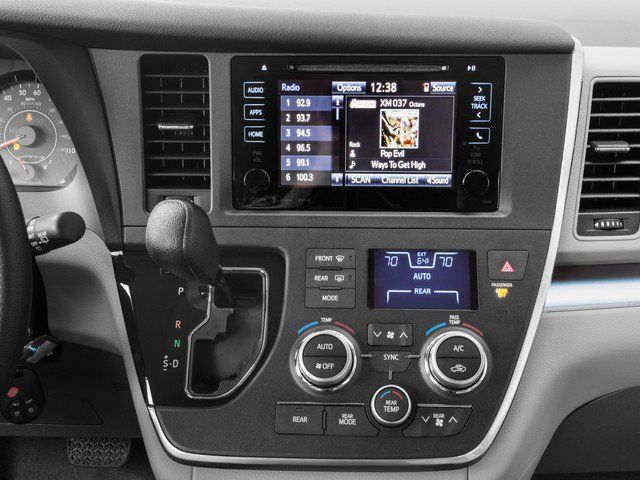 Used 2016 Toyota Sienna LE FWD image 7