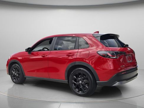 Used 2025 Honda HR-V Sport image 8