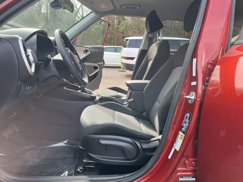 Used 2025 Kia Soul LX w/ LX Technology Package image 24