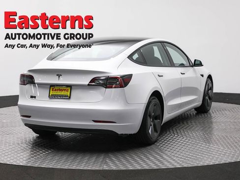 Used 2023 Tesla Model 3 Standard Range image 5