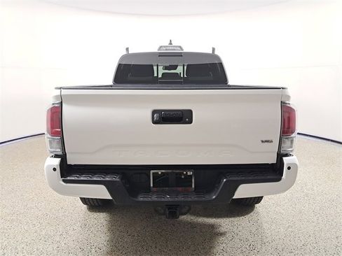 Used 2022 Toyota Tacoma TRD Sport image 6