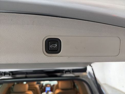 Used 2010 Chevrolet Tahoe LTZ image 35