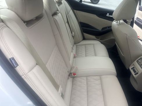 Used 2023 Nissan Maxima Platinum w/ Sport Mat Group FWD image 28