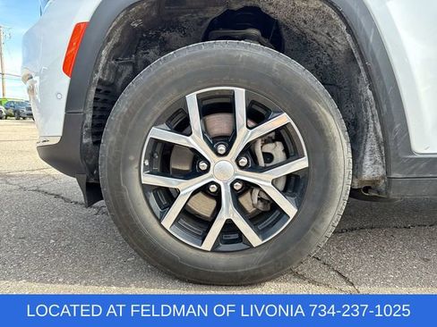 Used 2024 Jeep Grand Cherokee L Limited w/ Luxury Tech Group II image 33