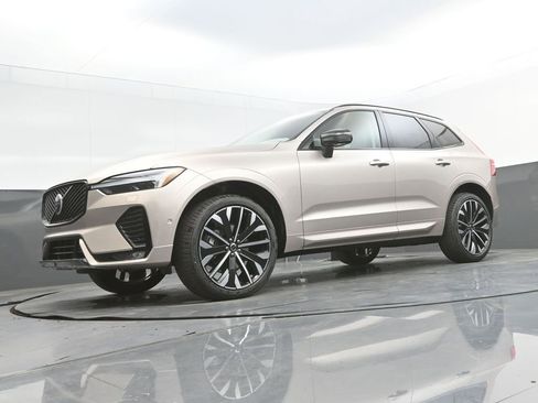 New 2026 Volvo XC60 B5 Ultra w/ Protection Package Premier AWD/4WD image 30