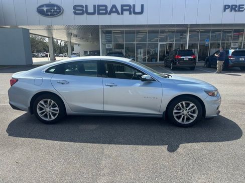 Used 2017 Chevrolet Malibu LT w/ Driver Confidence Package image 2