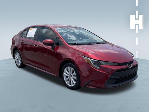 Used 2024 Toyota Corolla LE w/ LE Convenience Package FWD image 1