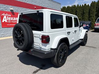 Used 2025 Jeep Wrangler Unlimited Sahara AWD/4WD video 3