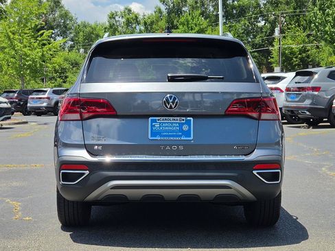 Certified 2022 Volkswagen Taos SE AWD/4WD image 4