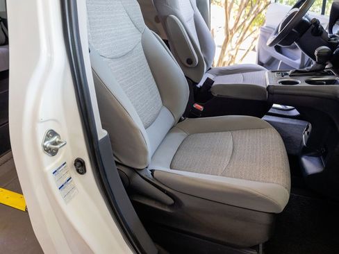 Used 2022 Toyota Sienna LE image 16