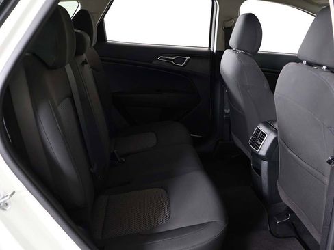 Used 2023 Kia Sportage LX image 32