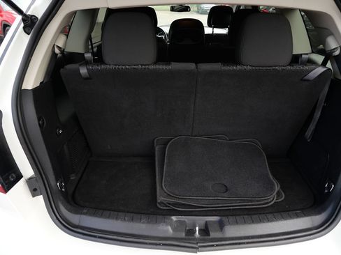 Used 2019 Dodge Journey SE w/ Connectivity Group FWD image 21