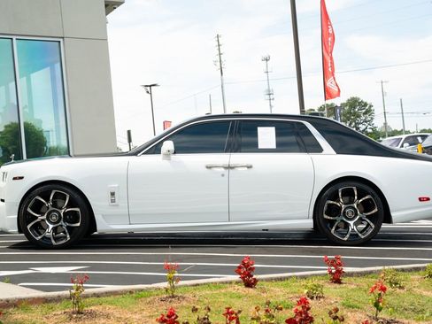 Used 2022 Rolls-Royce Phantom Sedan w/ The Phantom Package RWD image 21