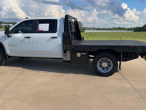 Used 2025 Chevrolet Silverado 3500 W/T AWD/4WD image 6