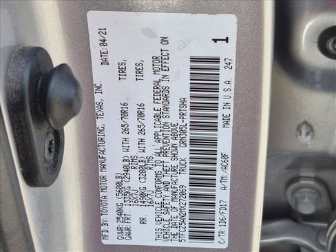 Used 2021 Toyota Tacoma TRD Off-Road w/ Technology Package AWD/4WD image 22