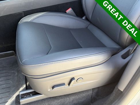 Used 2026 Tesla Model Y Long Range image 31