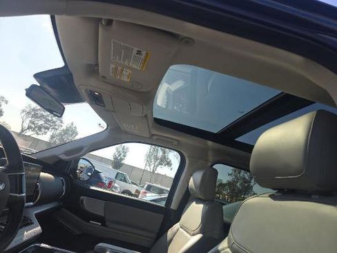 Used 2025 Ford Expedition Active image 5