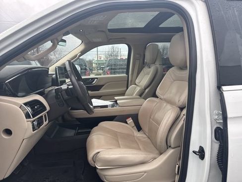 Used 2020 Lincoln Navigator Reserve AWD/4WD image 2
