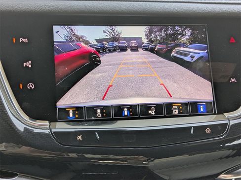 Used 2023 Cadillac XT6 Sport w/ Technology Package image 17