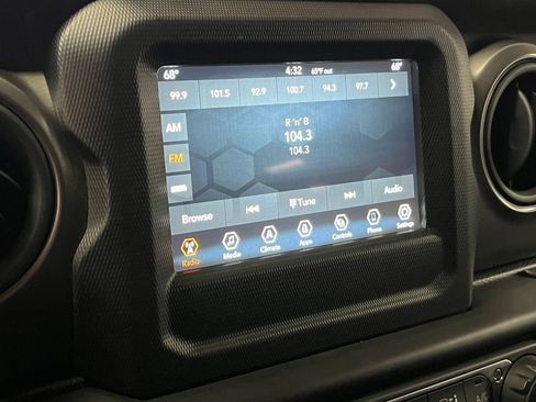 Used 2021 Jeep Wrangler Unlimited Sport image 22