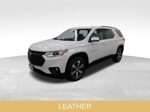 Used 2020 Chevrolet Traverse LT w/ LT Premium Package image 5