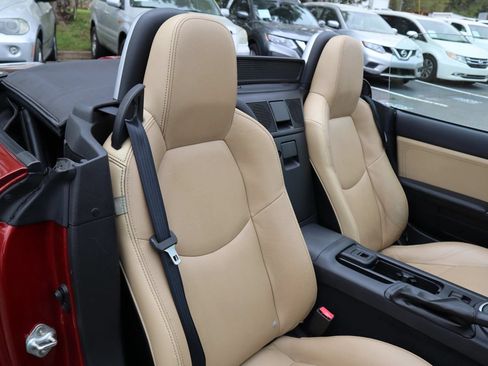 Used 2009 MAZDA MX-5 Miata Grand Touring RWD image 15