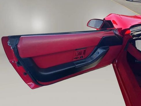 Used 1991 Chevrolet Corvette Convertible image 16