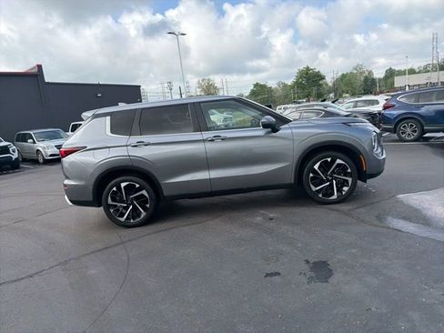 Used 2024 Mitsubishi Outlander SE AWD/4WD image 5