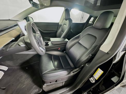 Used 2022 Tesla Model Y Performance image 13