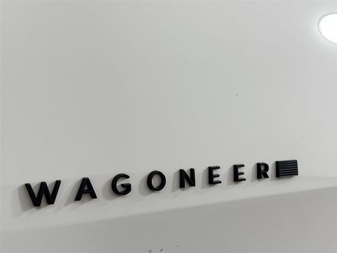Used 2023 Jeep Wagoneer Series II RWD image 36