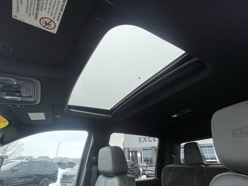 Used 2023 Chevrolet Silverado 3500 High Country image 21