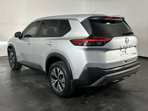 Used 2023 Nissan Rogue SV image 6