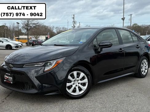 Used 2021 Toyota Corolla LE image 1