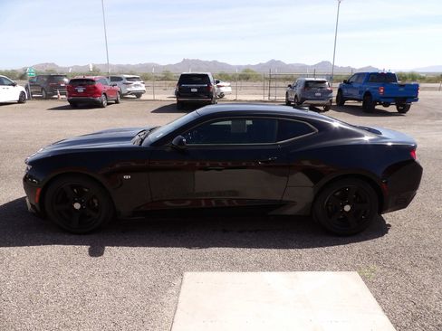 Used 2017 Chevrolet Camaro LT RWD image 5