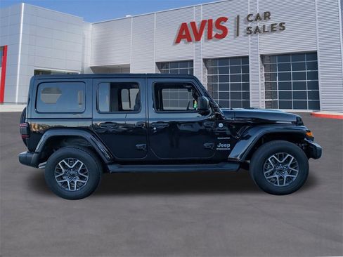 Used 2024 Jeep Wrangler Sahara image 5