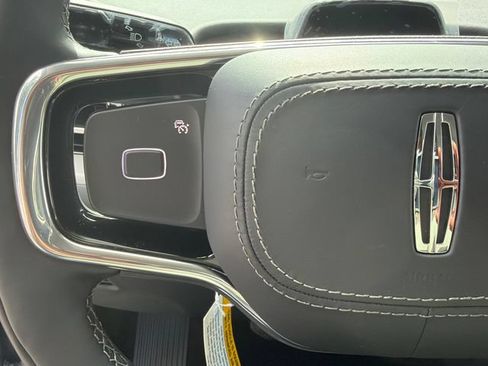 New 2027 Lincoln Navigator Premiere RWD image 30