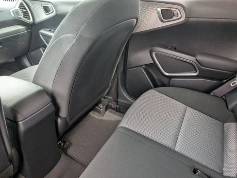 Used 2022 Kia Soul LX FWD image 34