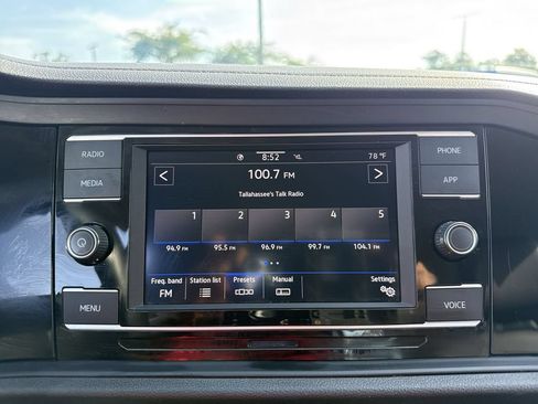 Used 2024 Volkswagen Jetta SE FWD image 20