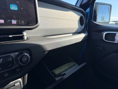 Used 2024 Jeep Wrangler Sport S image 27