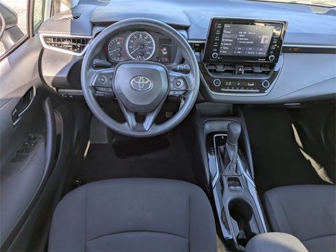 Used 2022 Toyota Corolla LE image 16