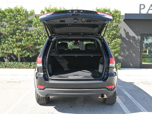 Used 2021 Jeep Grand Cherokee Laredo X RWD image 9