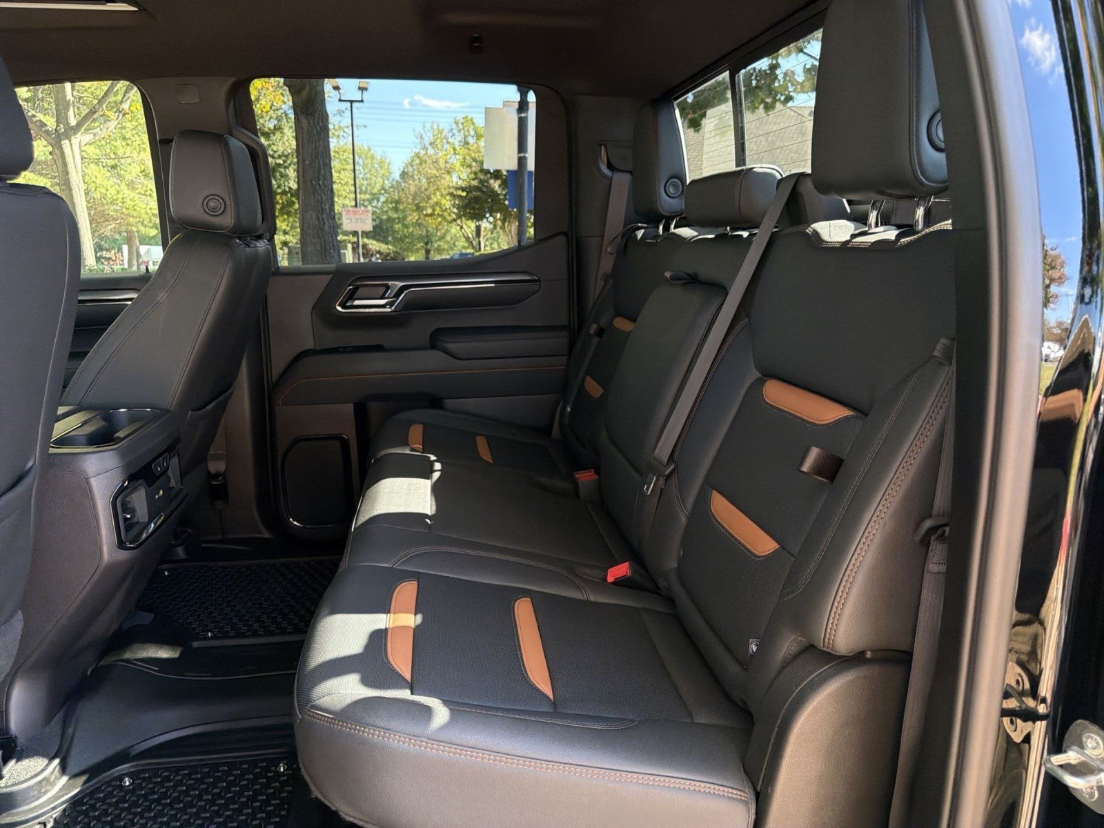 Used 2024 GMC Sierra 1500 AT4 w/ Technology Package AWD/4WD image 23