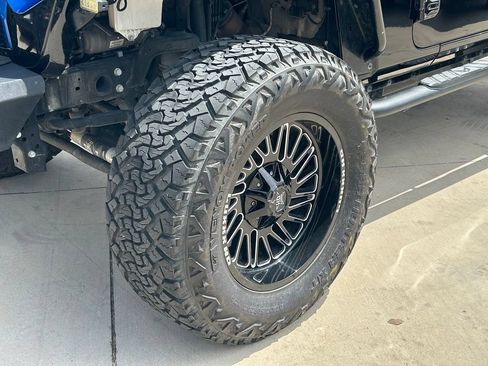 Used 2019 Jeep Wrangler Unlimited Rubicon AWD/4WD image 9