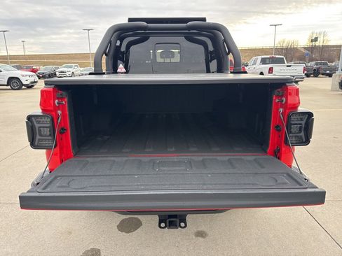 Used 2020 Jeep Gladiator Overland image 9