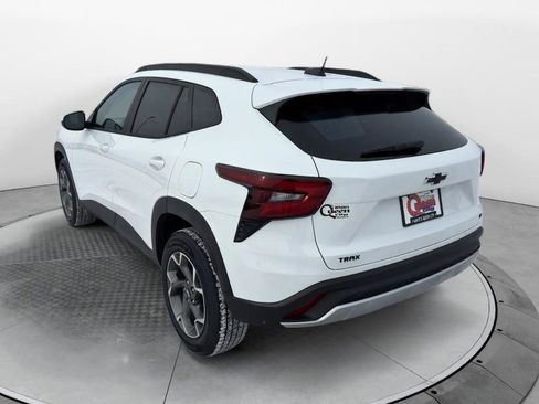 New 2026 Chevrolet Trax LT w/ Sunroof Package image 3