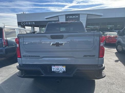 Used 2025 Chevrolet Silverado 1500 ZR2 w/ Technology Package image 8