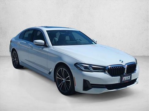 Used 2023 BMW 530i w/ Convenience Package RWD image 3