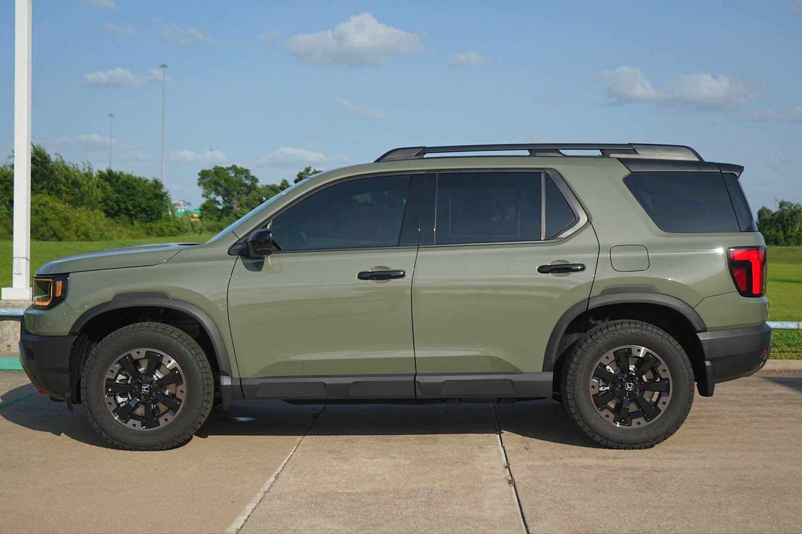 New 2027 Honda Passport TrailSport Elite image 3